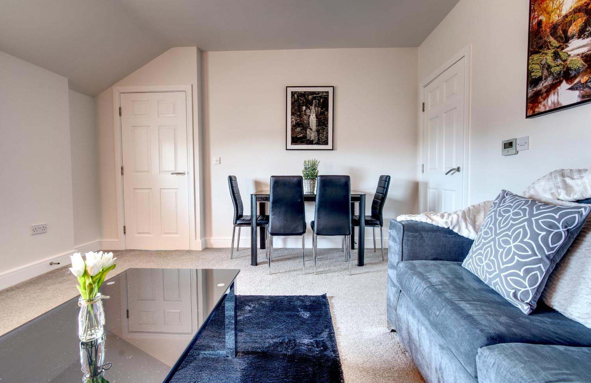 #St Georges Court By Derbnb, Spacious 2 Bedroom Apartments, Free Parking, Wi-Fi, Netflix & Within Walking Distance Of The City Centre Derby Exteriör bild