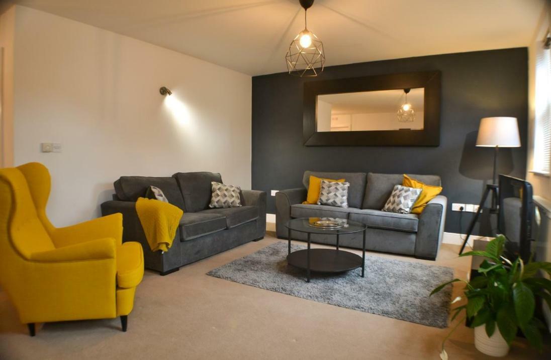 #St Georges Court By Derbnb, Spacious 2 Bedroom Apartments, Free Parking, Wi-Fi, Netflix & Within Walking Distance Of The City Centre Derby Exteriör bild